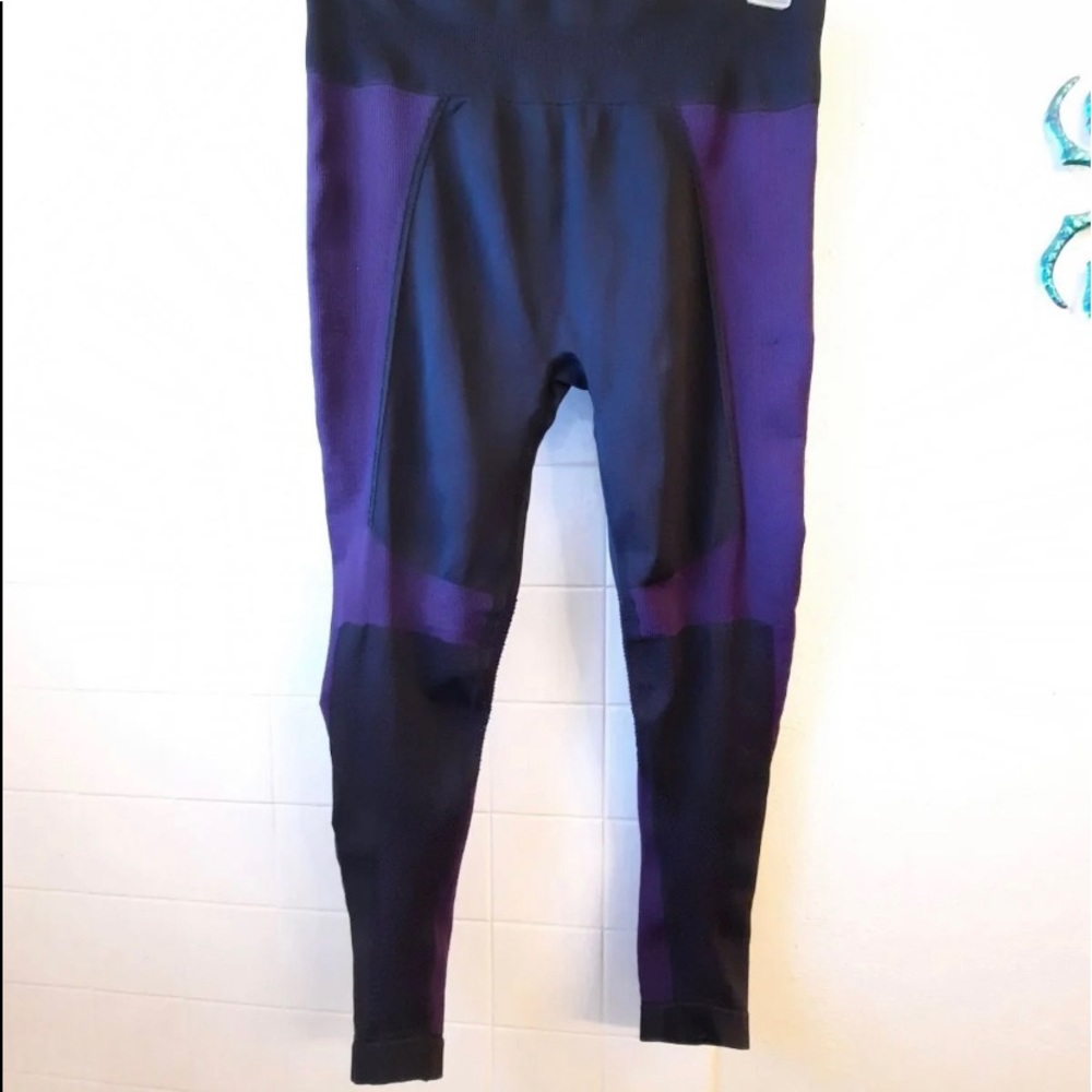 Excellent condition never worn they are too big.